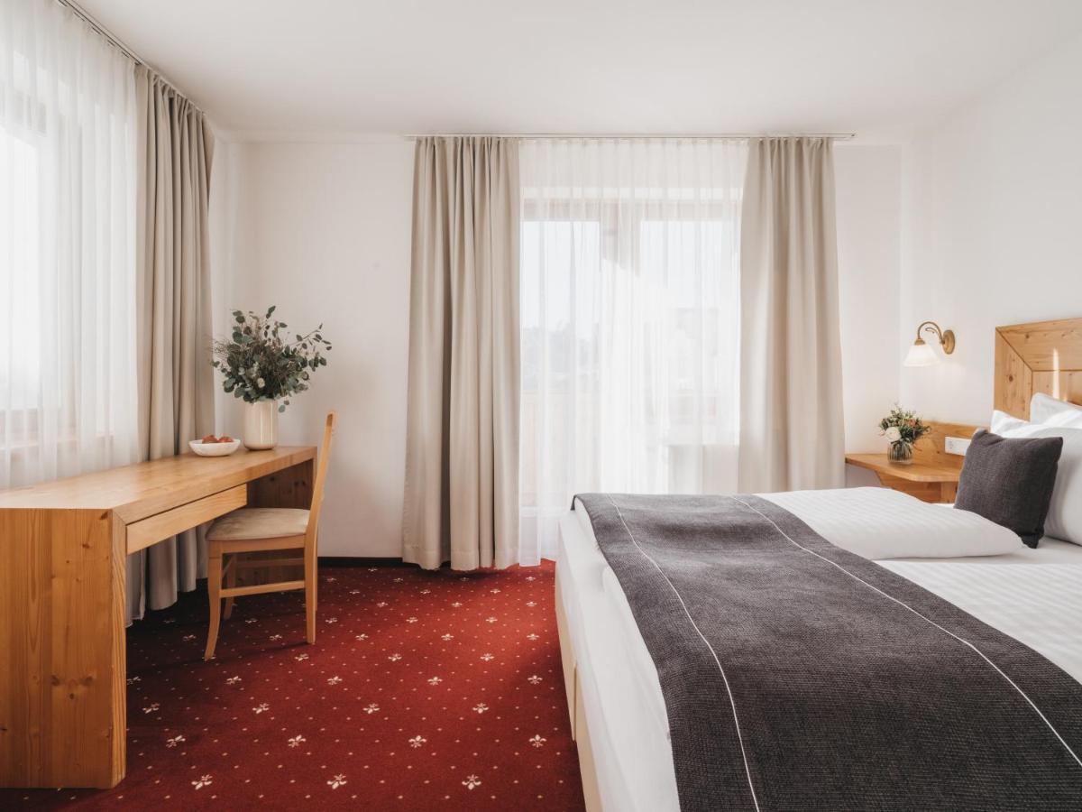 Hotel Vier Jahreszeiten By Vaya Inkl Zell Am See-Kaprun Sommerkarte Dış mekan fotoğraf